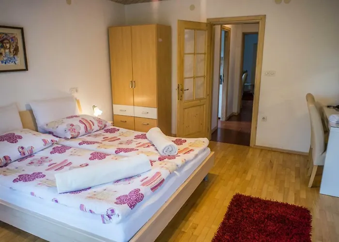 Apartments And Rooms Villa Vive